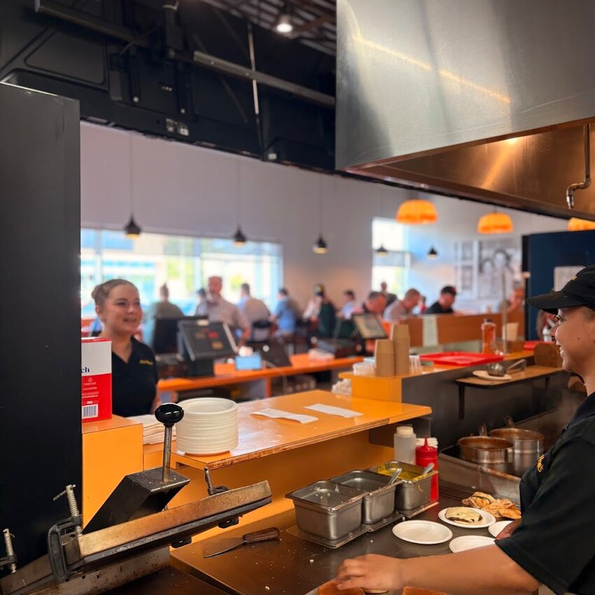 Dic Ann's Hamburgers -  Restaurants Near: J7E2X5