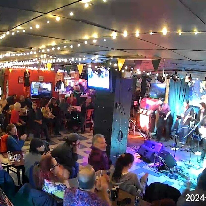 The Wheel Club - Restaurants pr&egrave;s de: H4B1M2