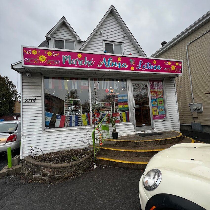 Alma Latina March&eacute; -  Restaurants Near: J4K2E3