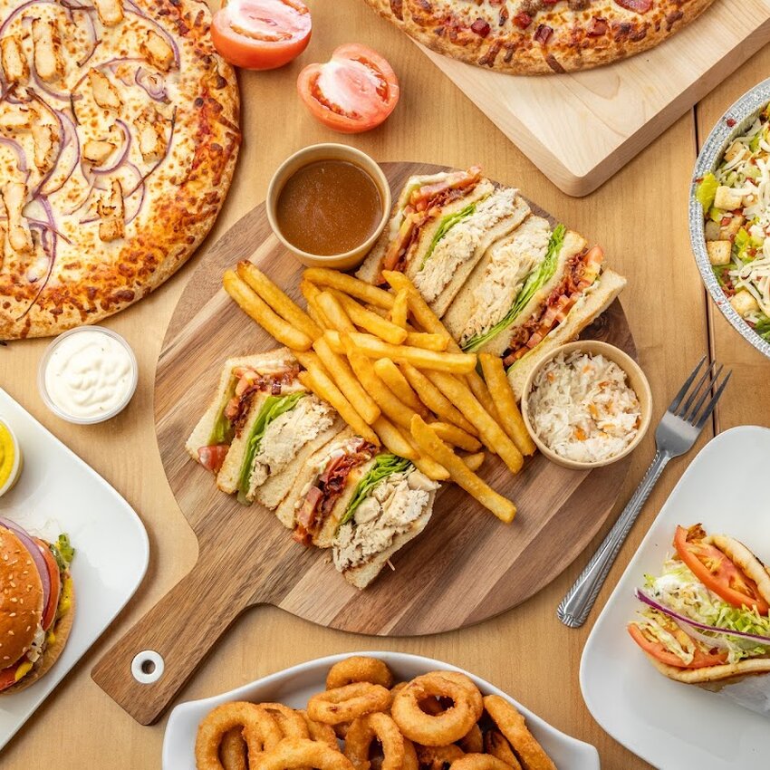 Botan Pizza - Restaurants pr&egrave;s de: J2P2V2