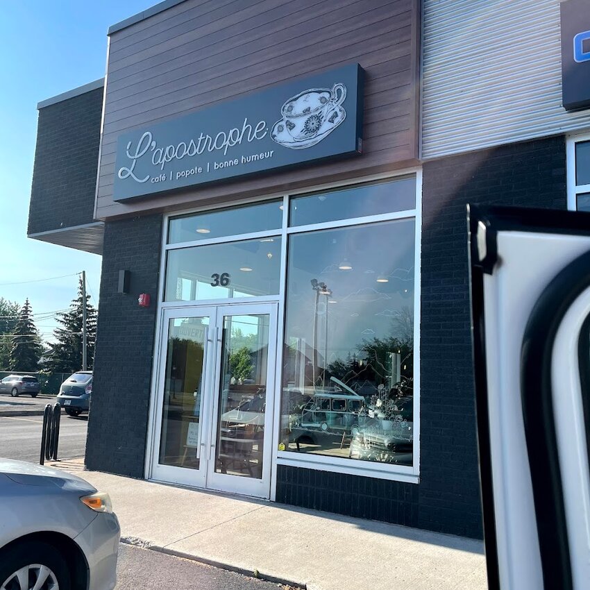 Caf&eacute; L'apostrophe Restaurant