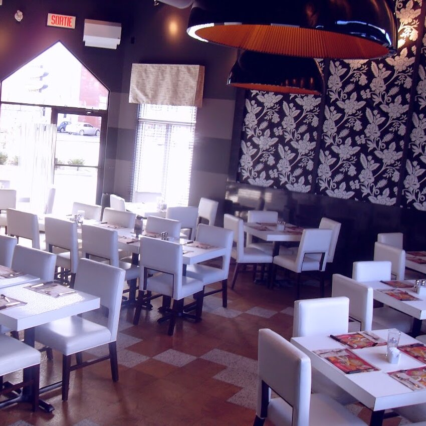 Stratos Pizzeria - Restaurants pr&egrave;s de: G9N1E7