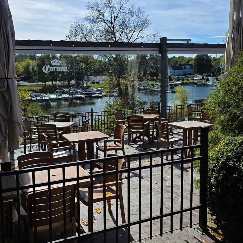 Au Fou du Roi -  Restaurants Near: J1X2B2