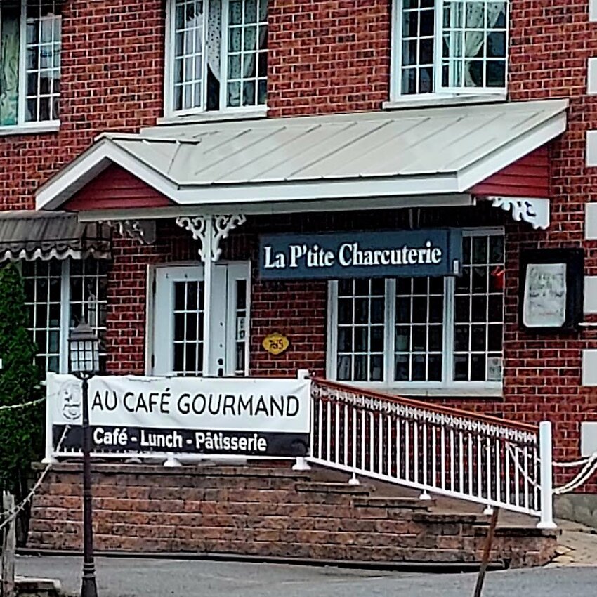 Au Caf&eacute; Gourmand - Restaurants pr&egrave;s de: J4Y0A5