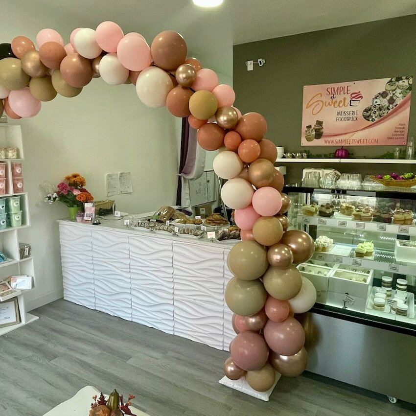 P&acirc;tisserie Simple et Sweet - Restaurants pr&egrave;s de: J3B6W2