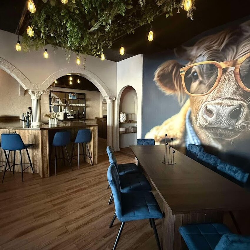 La Mecque du Hambourgeois -  Restaurants Near: H1L2M3