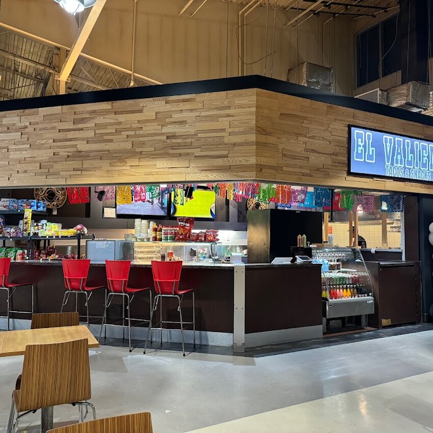 El valiente tacos & snacks - Restaurants pr&egrave;s de: H9B2K4