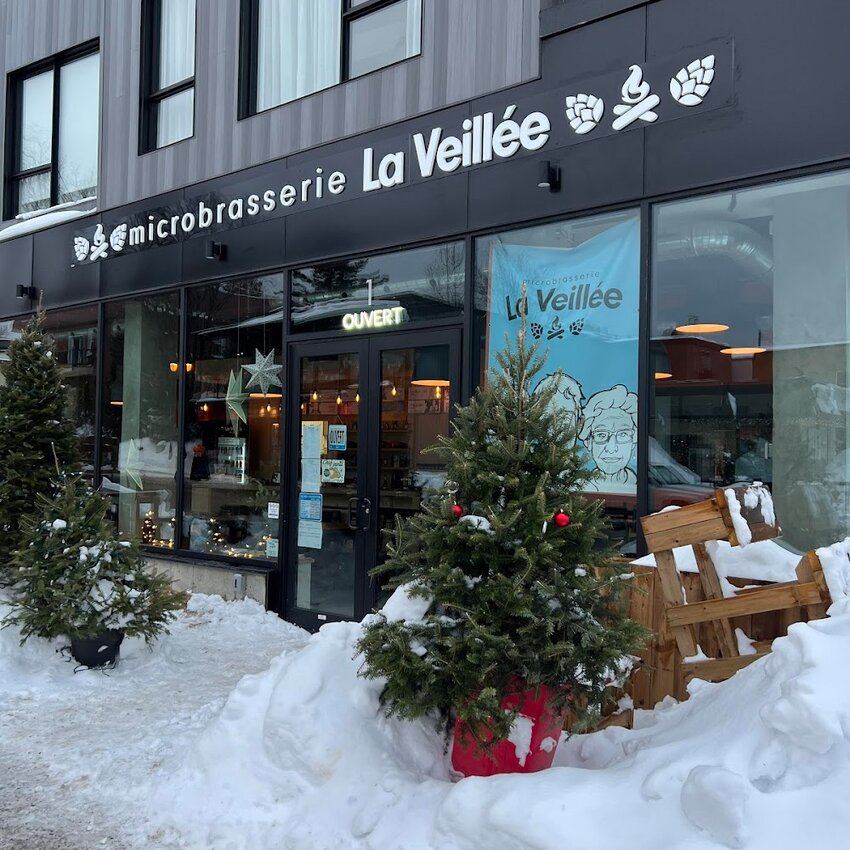 Microbrasserie La Veill&eacute;e -  Restaurants Near: J8C2A5