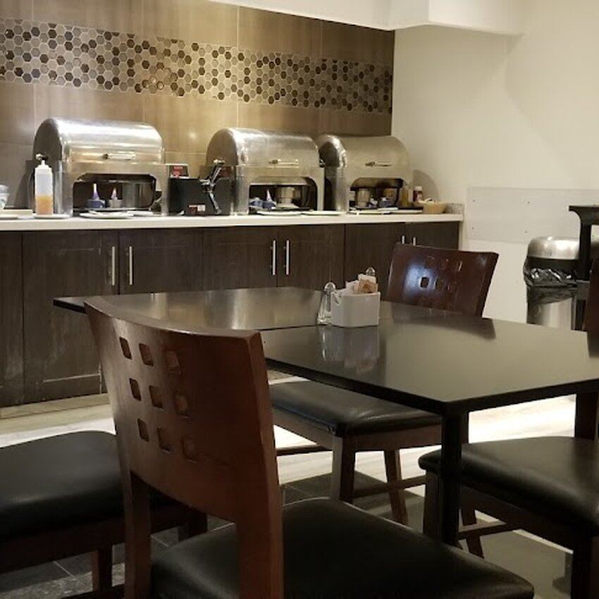 Jardins Le Pavillon -  Restaurants Near: H4S1C8