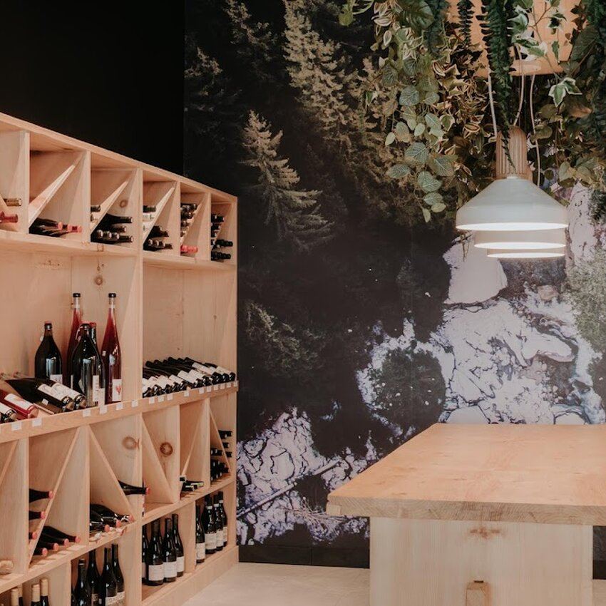 SAINT PIERRE -  Restaurants Near: J8C2A5