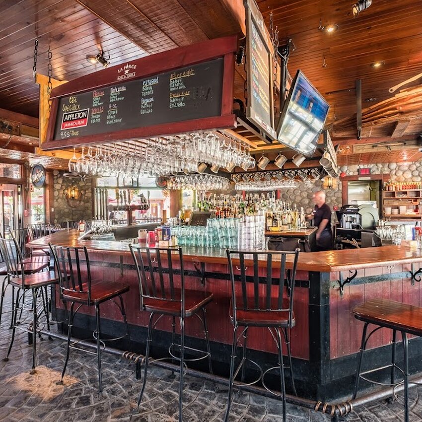 La Forge Bar & Grill - Restaurants pr&egrave;s de: J8E1C9