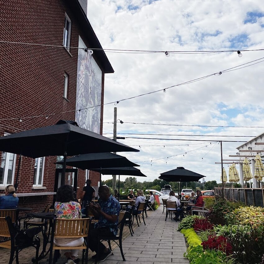 L'ATELIER TB -  Restaurants Near: J4B7A2