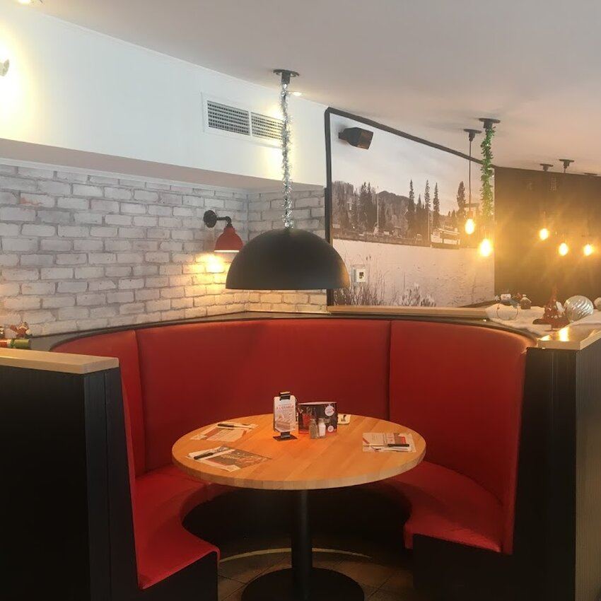 Toujours Mikes - Restaurants pr&egrave;s de: J8C2A5