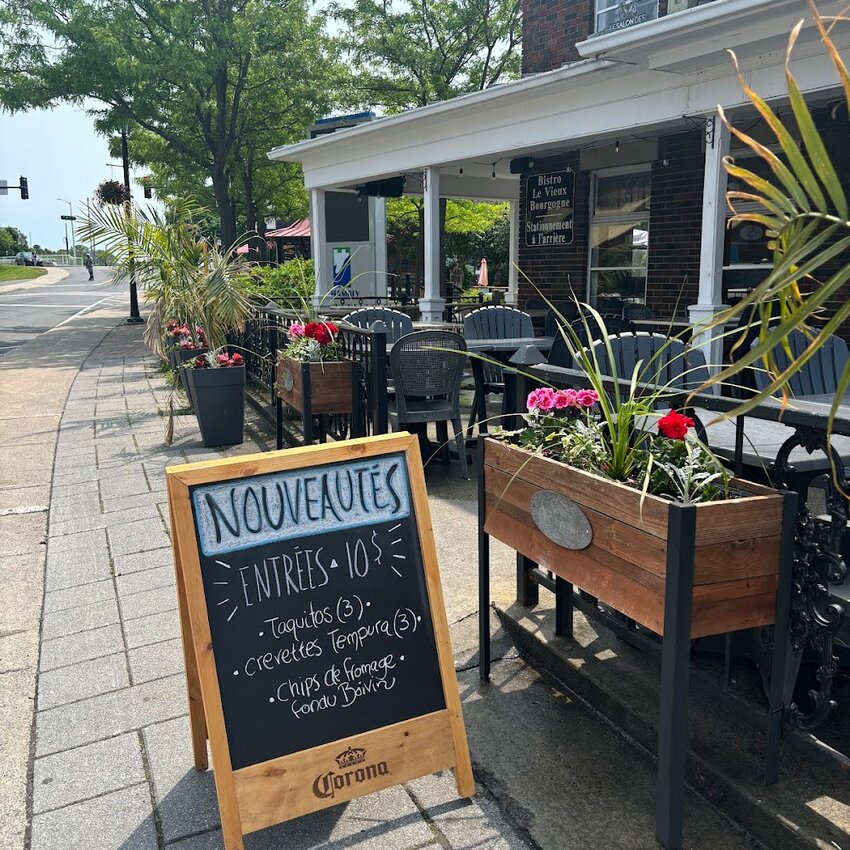 Le Vieux Bourgogne Bistro -  Restaurants Near: J3L3W2