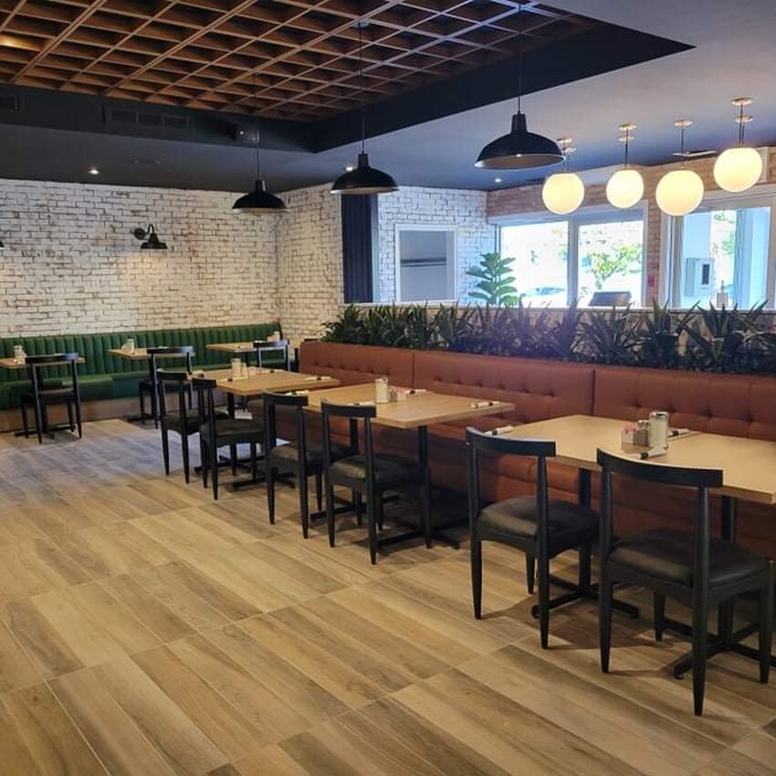 Rotisserie Salaberry (la) - Restaurants pr&egrave;s de: J6S1B8