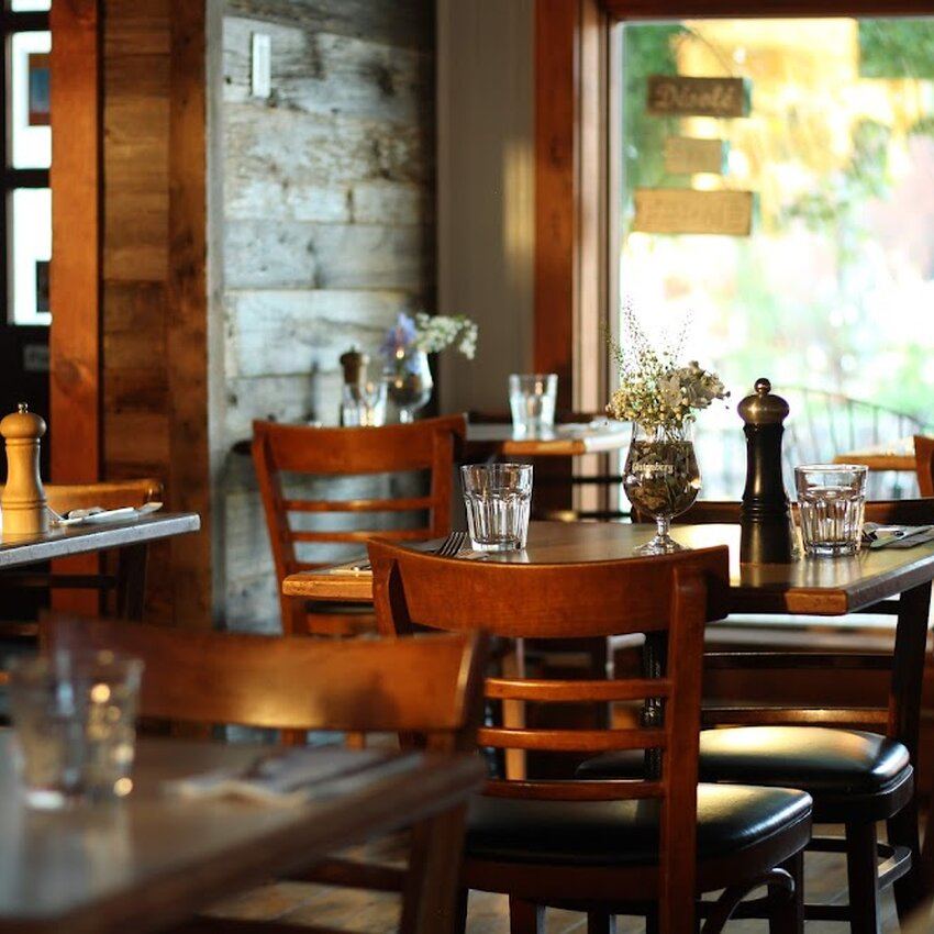 Bont&eacute; Divine -  Restaurants Near: J3L3W2