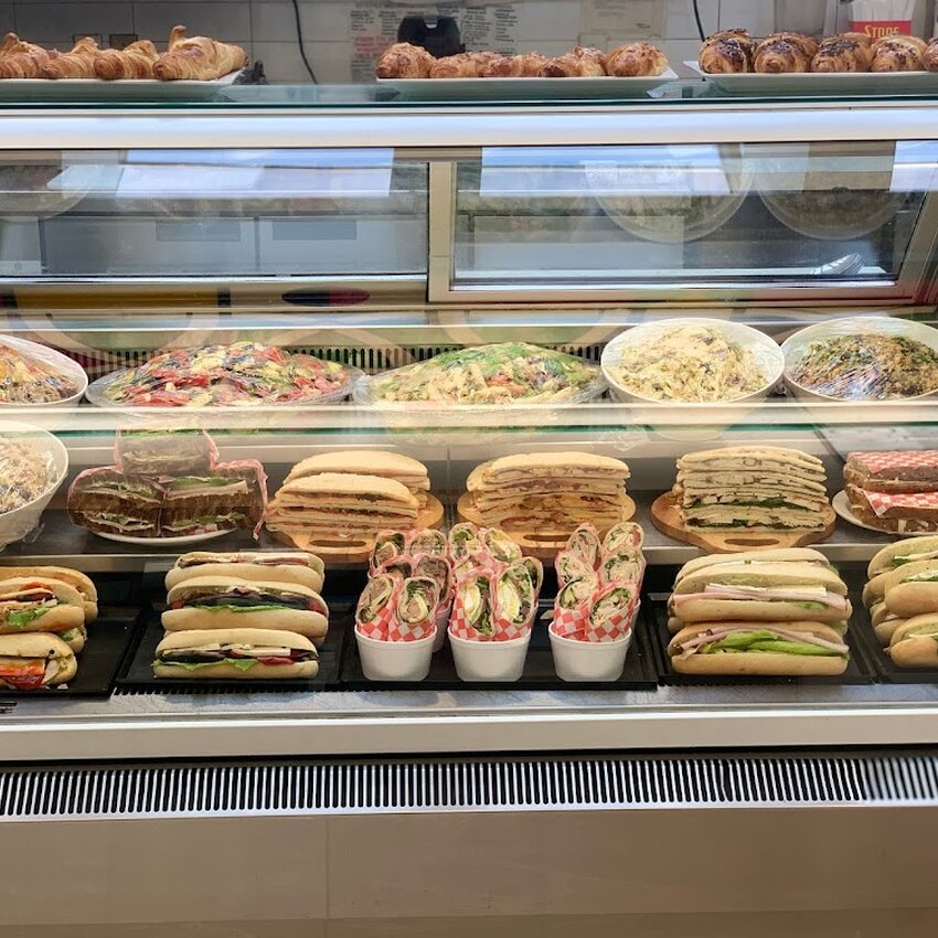 Caf&eacute; &agrave; Rome - Restaurants pr&egrave;s de: H1L2M3