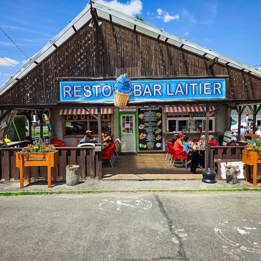 La Fringale Casse-cro&ucirc;te et Cr&egrave;merie -  Restaurants Near: J7G1B1