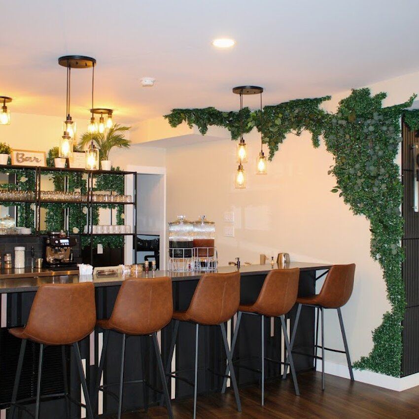 SNS Lounge 8 -  Restaurants Near: J7V3E7