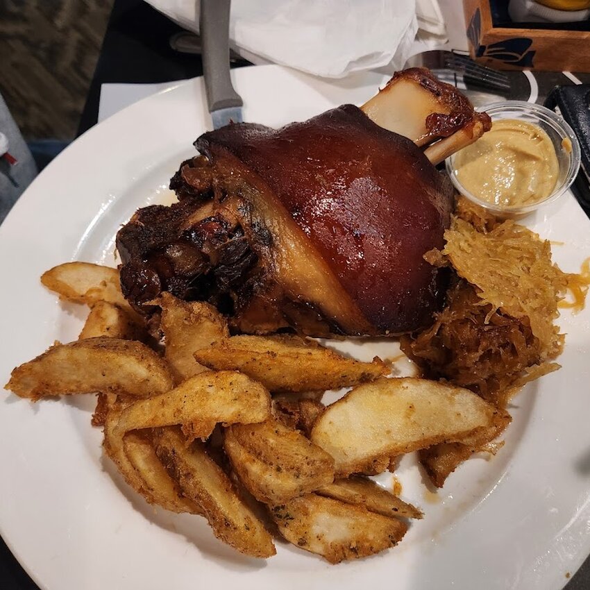 Bistro 19 - Restaurants pr&egrave;s de: H9R2W3