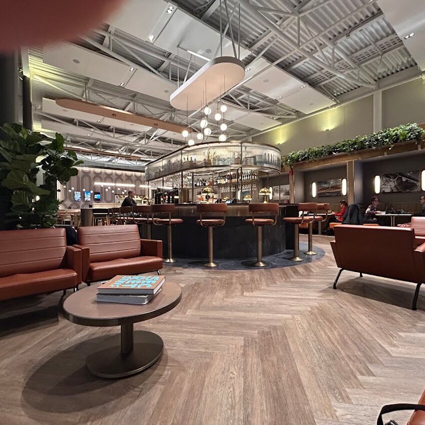 Aspire AMEX Salon/Lounge - Restaurants Dorval