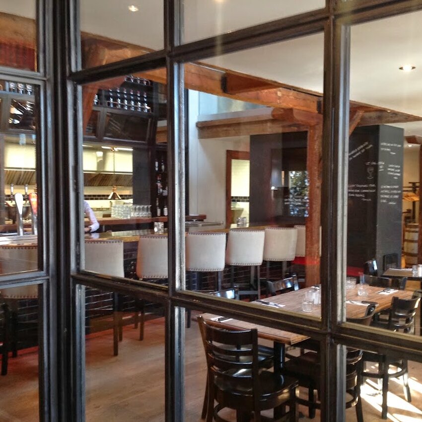 Magia Restaurant & Garde-Manger -  Restaurants Near: J4K1C8