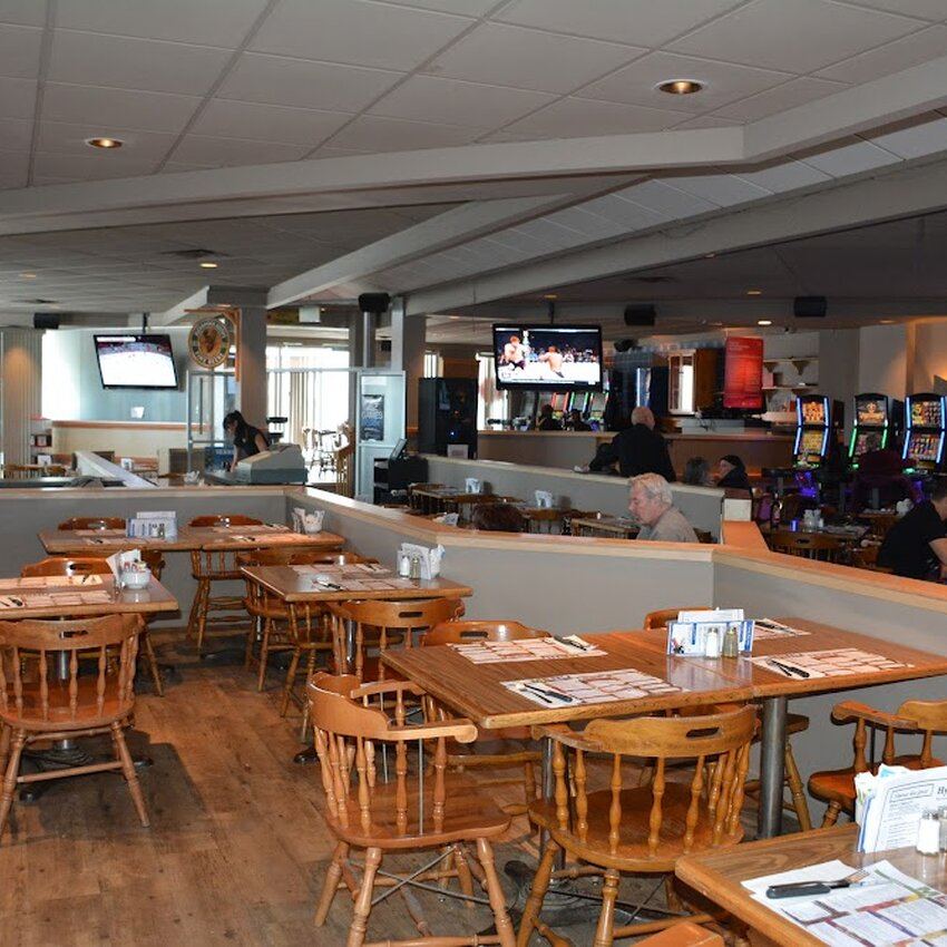 Hymus Bar - Restaurants pr&egrave;s de: H9B2L3