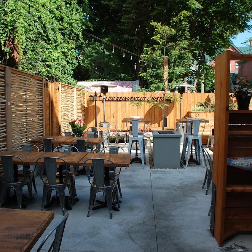 Restaurant L'Espi&egrave;gle -  Restaurants Near: J2R2A2