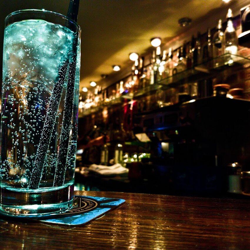 Cosmopolitain Bar - Restaurants pr&egrave;s de: H4L5C8