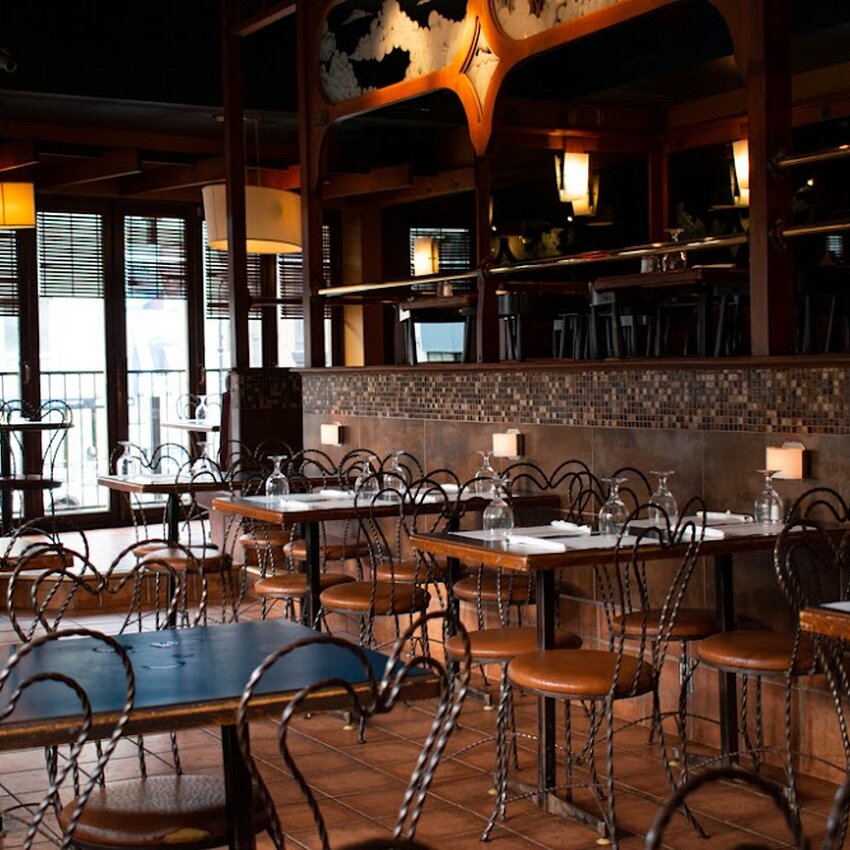 Caf&eacute; Bla-Bla -  Restaurants Near: J1H5B7