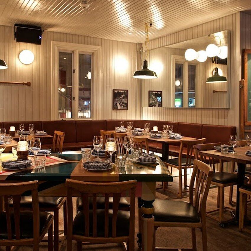 Le Boating Club - Laval Creative Restaurants