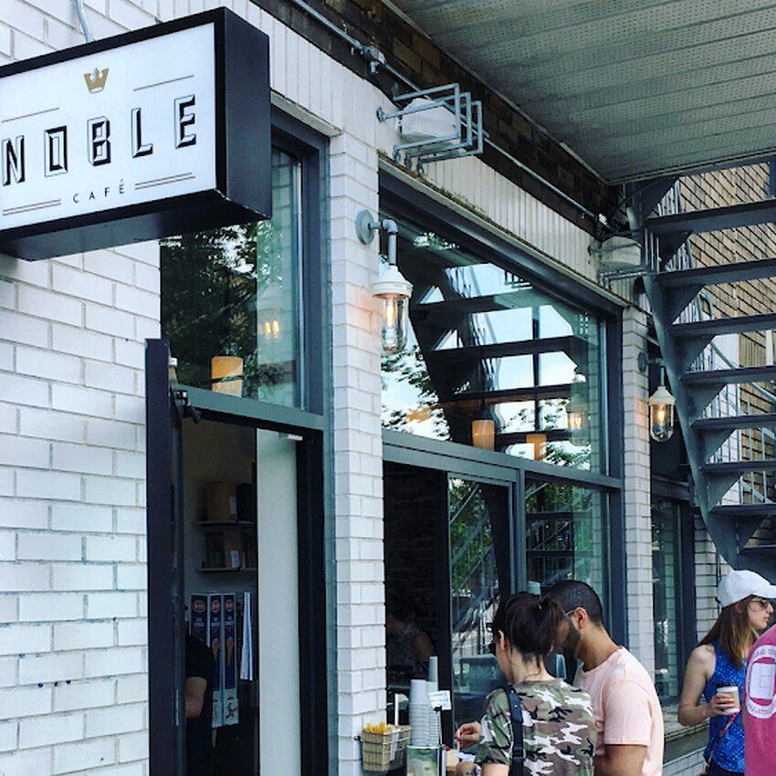 Noble Caf&eacute; Restaurant