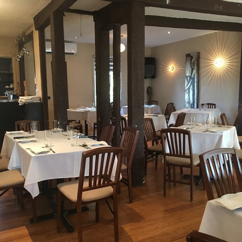 Bistro La Coquille - Restaurants Commande en ligne Laval-des-Rapides