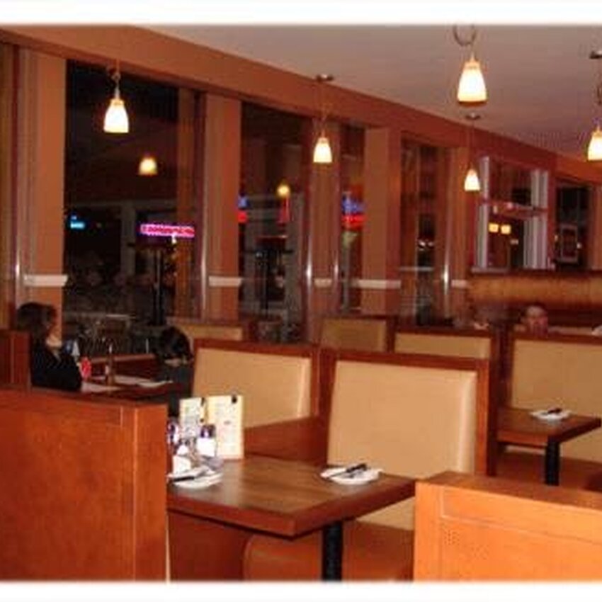 Bob's Grill Bar - Restaurants pr&egrave;s de: J2P2V2