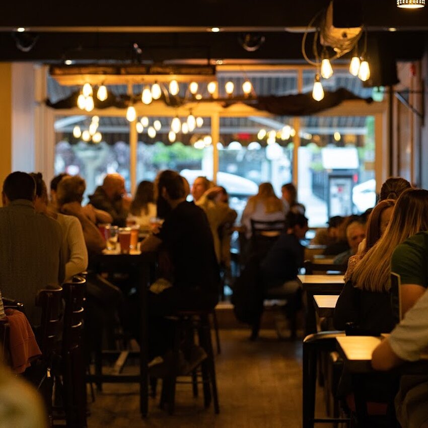 Le Melkior - Bar &agrave; Bi&egrave;res - Restaurants pr&egrave;s de: J6E2K3