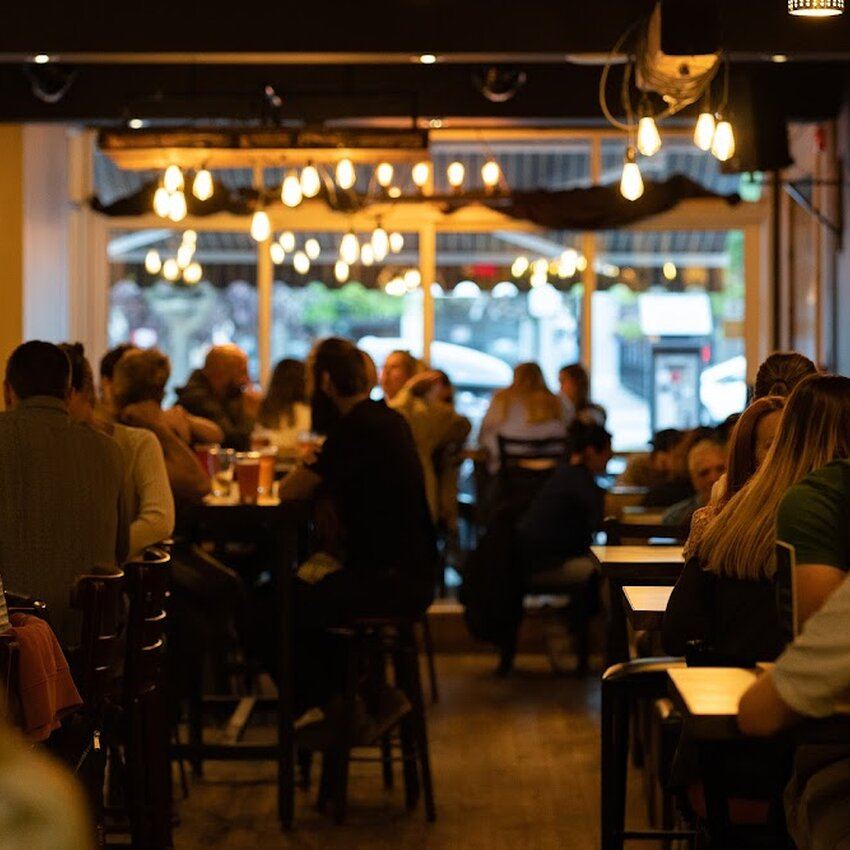 Le Melkior - Bar &agrave; Bi&egrave;res -  Restaurants Near: J6E1E5