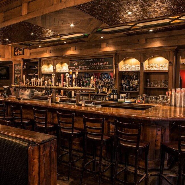 Pub McCarold - Restaurants pr&egrave;s de: H3T1Y2