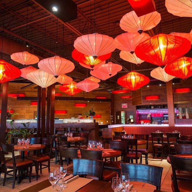 Torii Sushi Bar - Restaurants pr&egrave;s de: H7S2J7