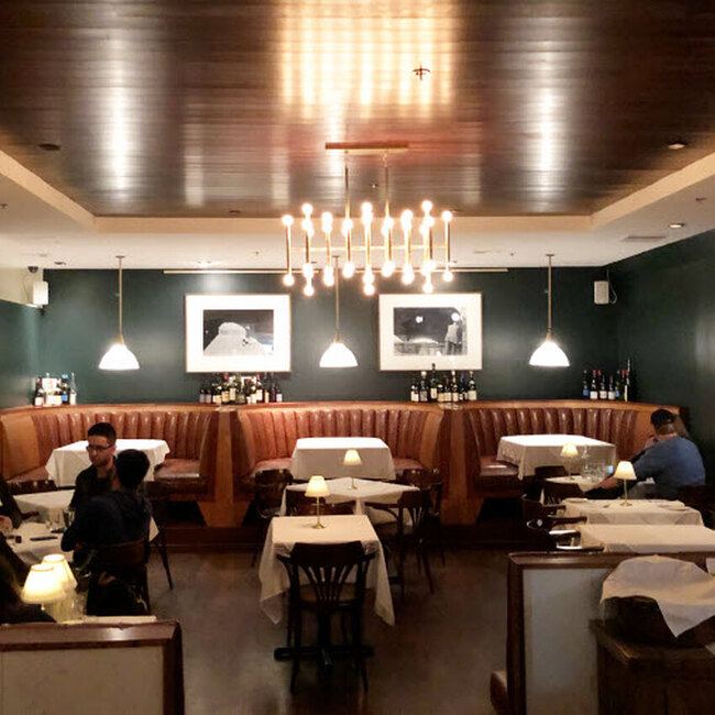 Taverne Sur Le Square - Westmount Fine Dining / Upscale Restaurants