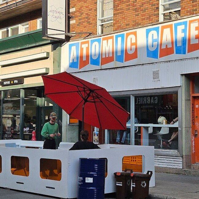 Atomic Caf&eacute; - Restaurants pr&egrave;s de: H4C1P7