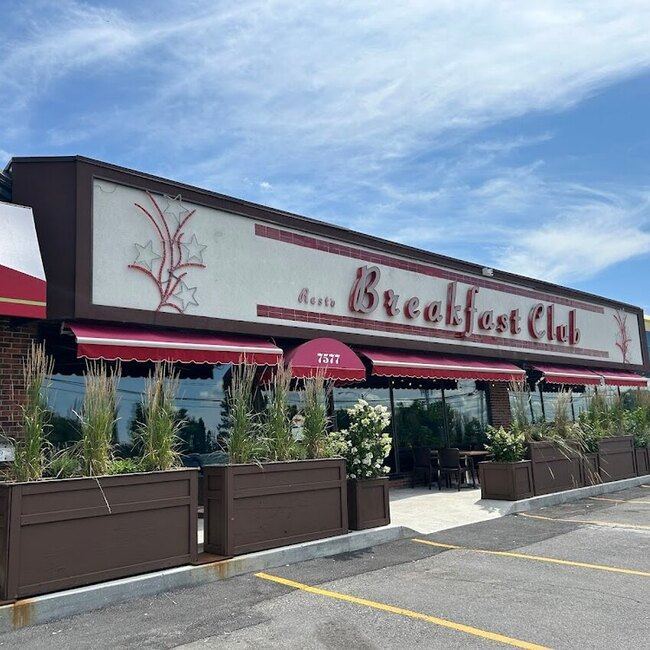 Le Breakfast Club & Moulerie - Restaurants pr&egrave;s de: J4Y1A2