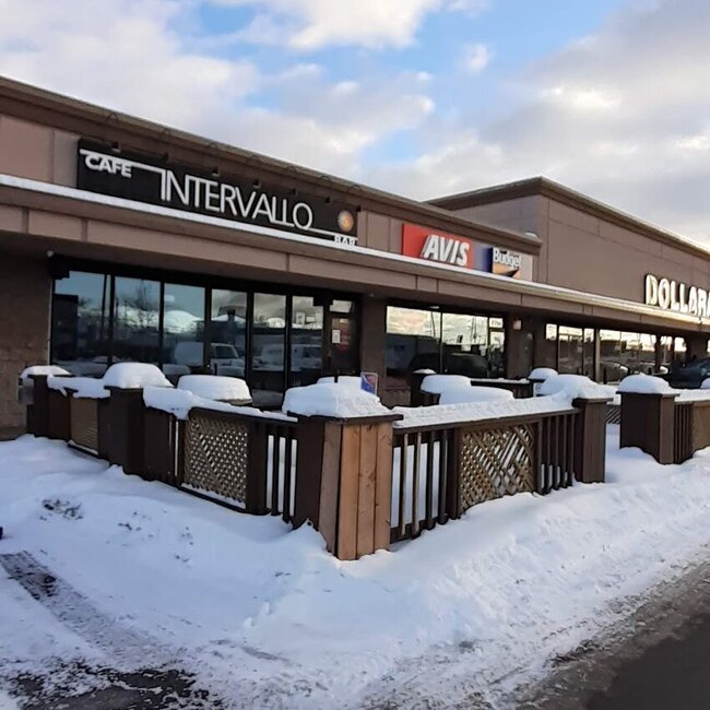 Caf&eacute; Intervallo Bistro-Bar -  Restaurants Near: H2V4S8