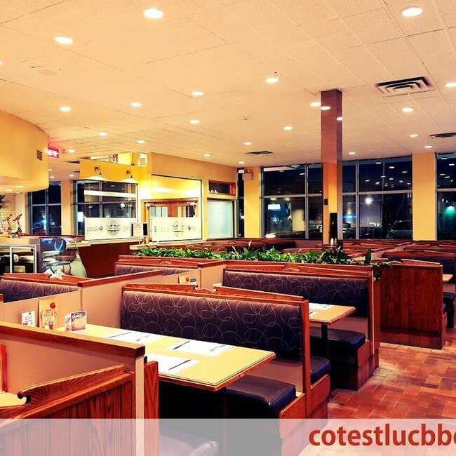 C&ocirc;te St Luc Bar-B-Q -  Restaurants Near: H9B1E1