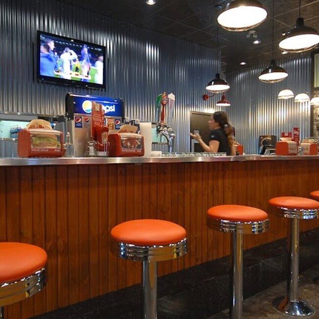 Dilallo Burger Original 1929 -  Restaurants Near: H4E3H7