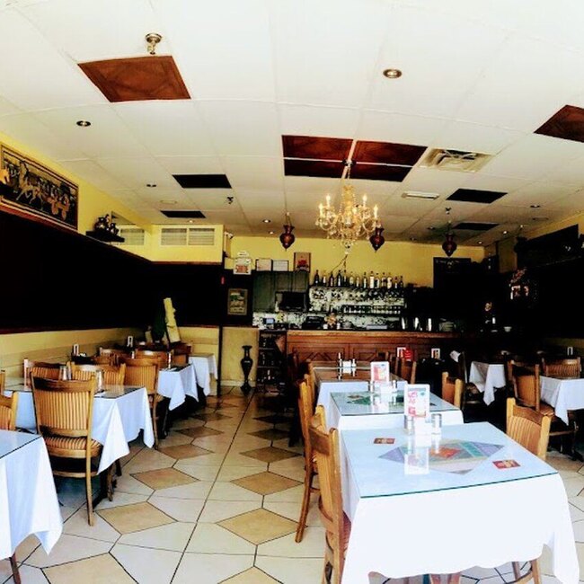 Le Tandoor - Restaurants pr&egrave;s de: J4V2Y8