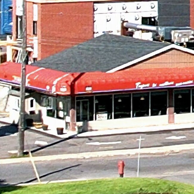 Vincent Sous-Marins -  Restaurants Near: J4K2E3