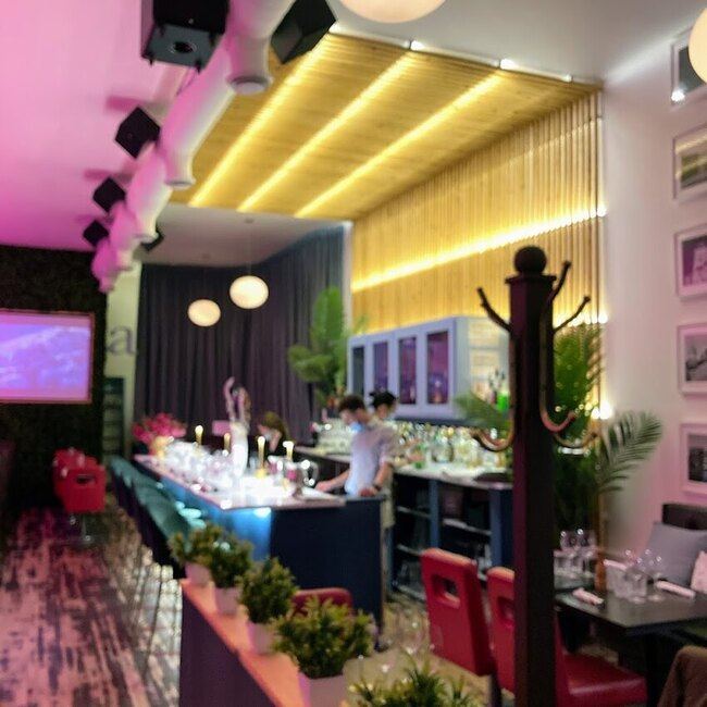 Aqua - Restaurants pr&egrave;s de: G9A2H1