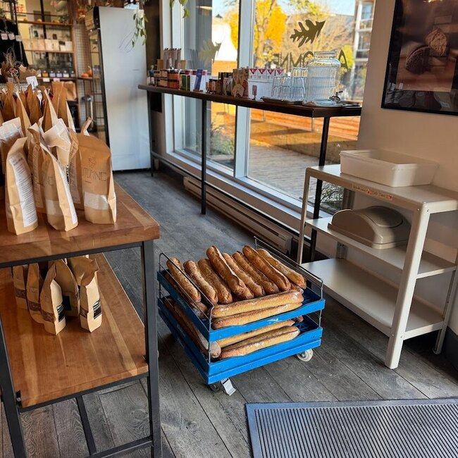 Automne Boulangerie - breakfast Restaurants Near: H2S1K6