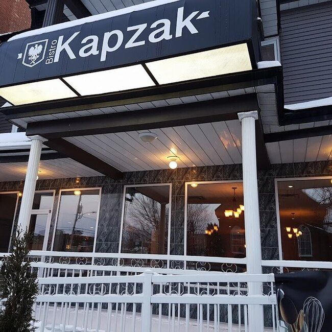 Bistro Kapzak - Restaurants pr&egrave;s de: J2G2V5