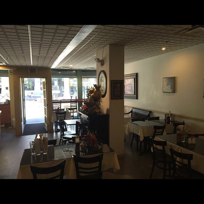 D&eacute;licieux -  Restaurants Near: H3S2A1